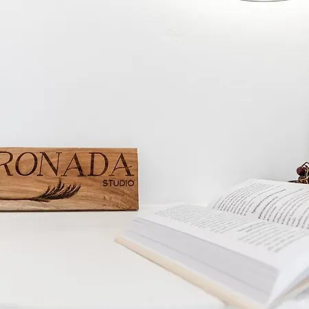 Saronada Apartment *