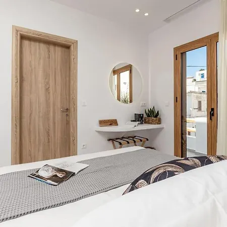 Saronada Apartment *