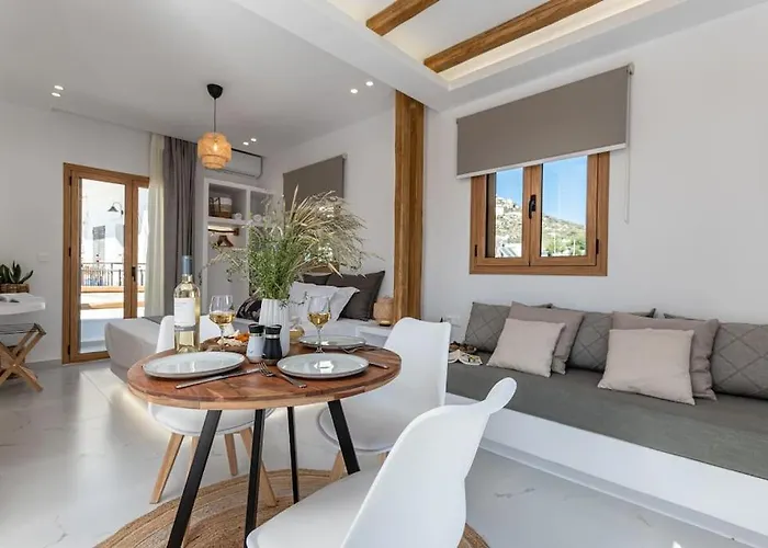 Apartament Saronada *