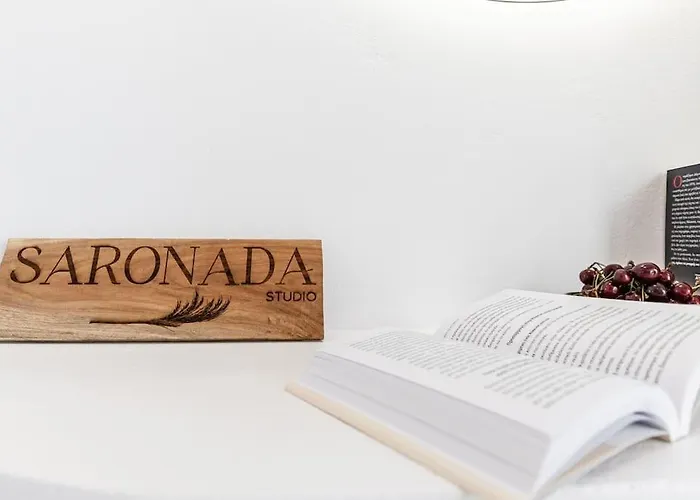 Saronada Apartament *